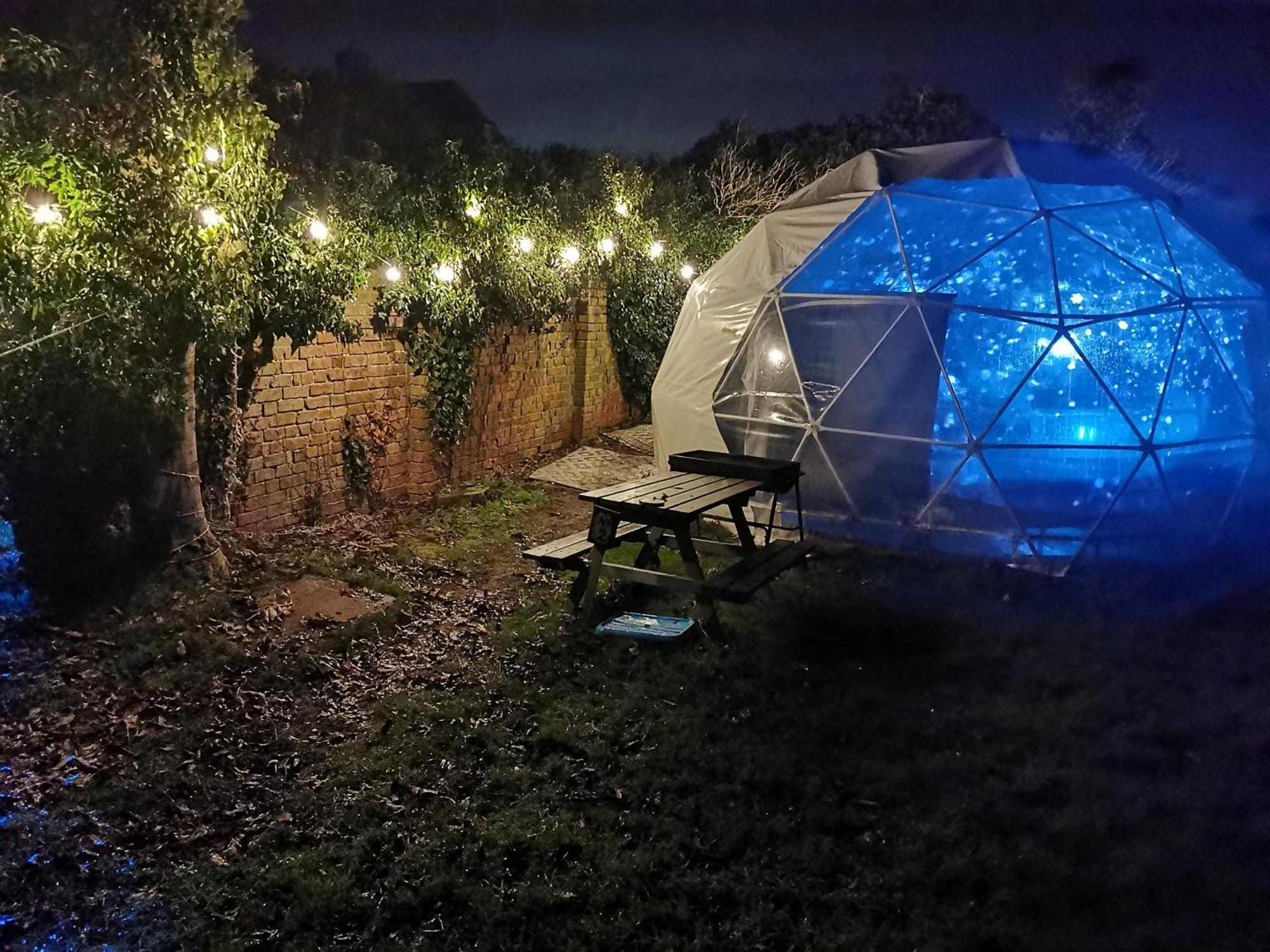 Secret Heated Dome Lincoln Firepit Projectorアパートメント エクステリア 写真